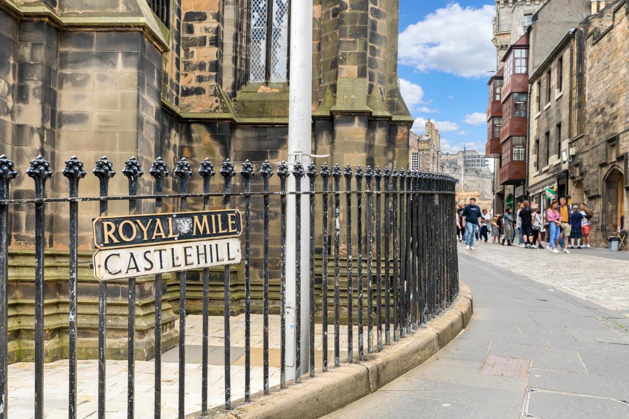 Unique 2 Bedroom Castle Suite Apartment - Near Edinburgh Castle & Royal Mile Bagian luar foto