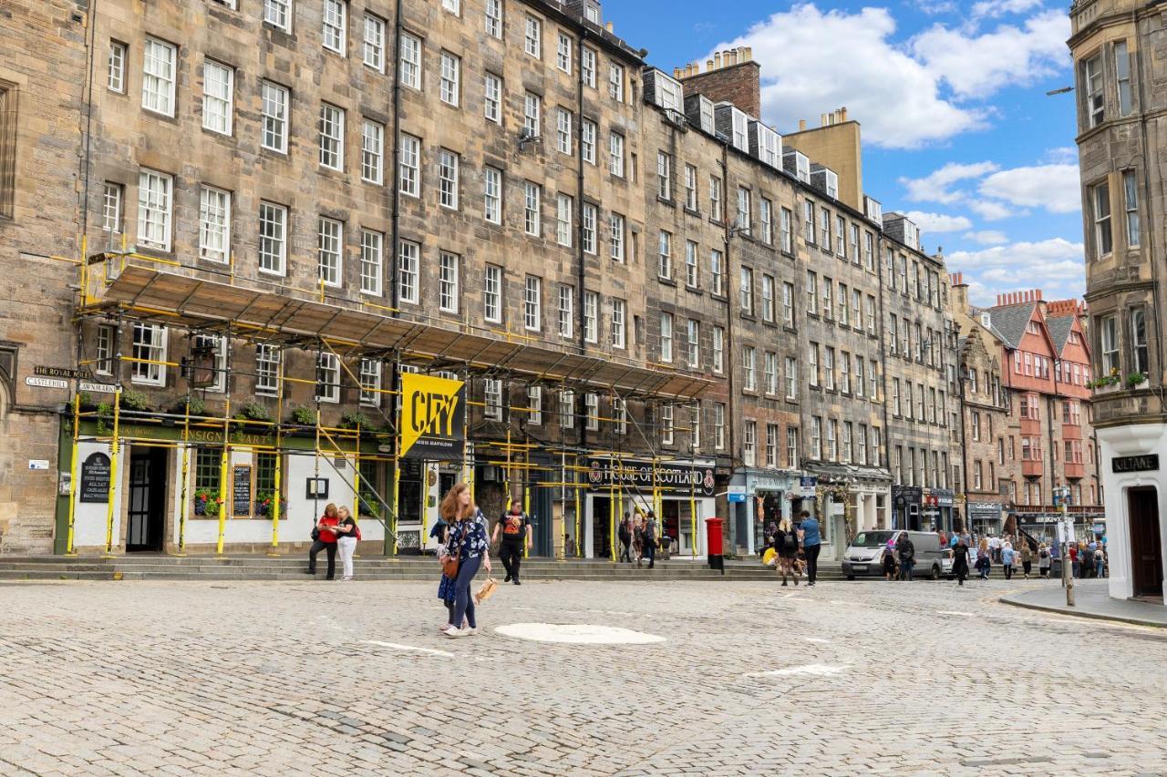 Unique 2 Bedroom Castle Suite Apartment - Near Edinburgh Castle & Royal Mile Bagian luar foto