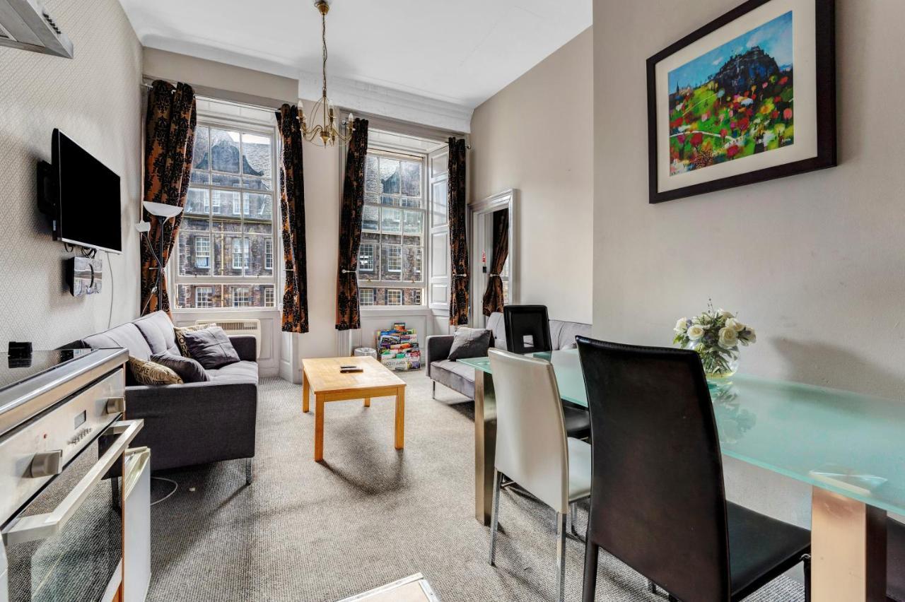 Unique 2 Bedroom Castle Suite Apartment - Near Edinburgh Castle & Royal Mile Bagian luar foto