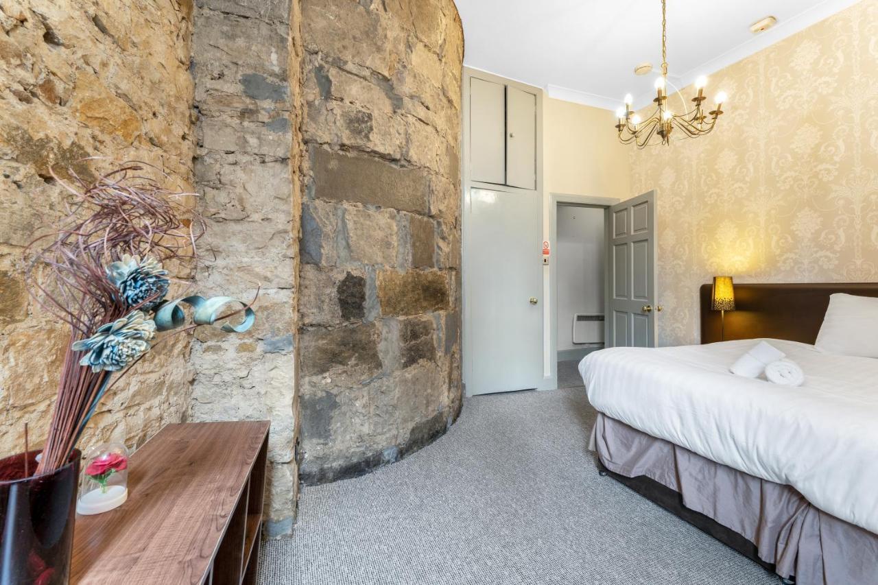 Unique 2 Bedroom Castle Suite Apartment - Near Edinburgh Castle & Royal Mile Bagian luar foto
